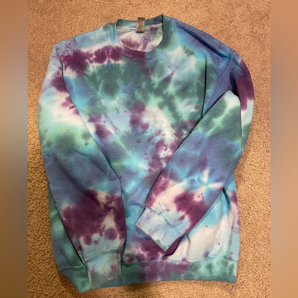 tye dyed crewneck